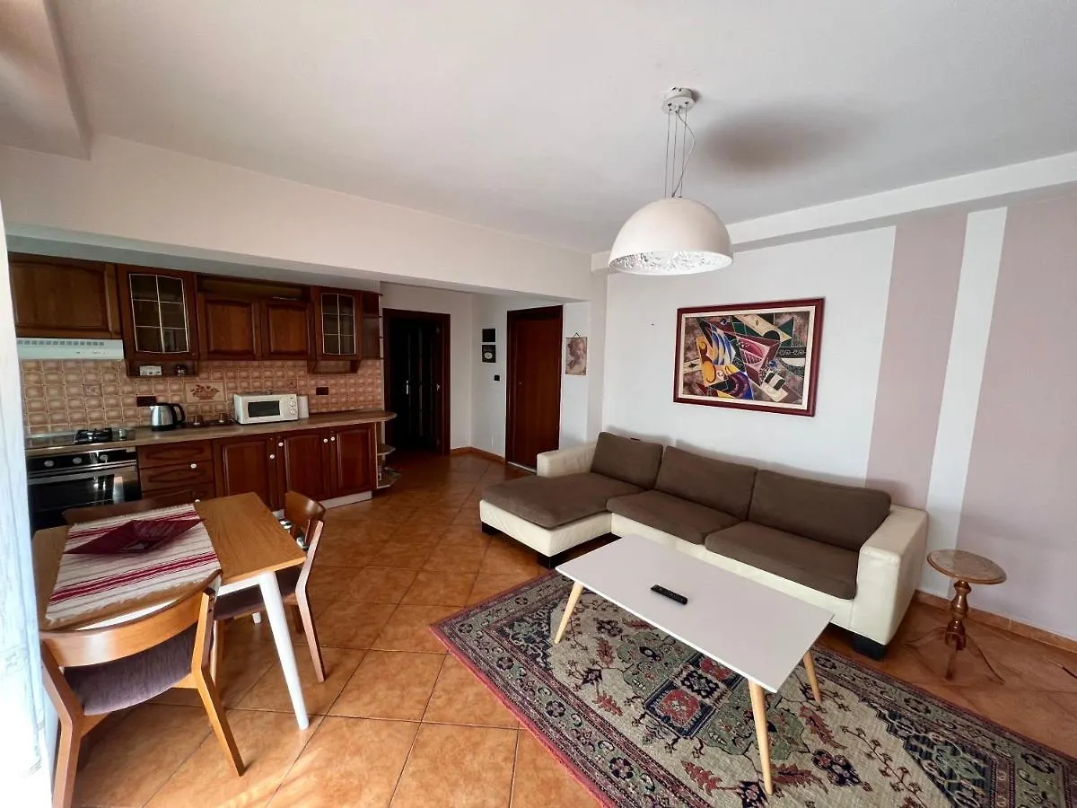 Apartment In Skanderbeg Square - Tirana Center 1 阿尔巴尼亚